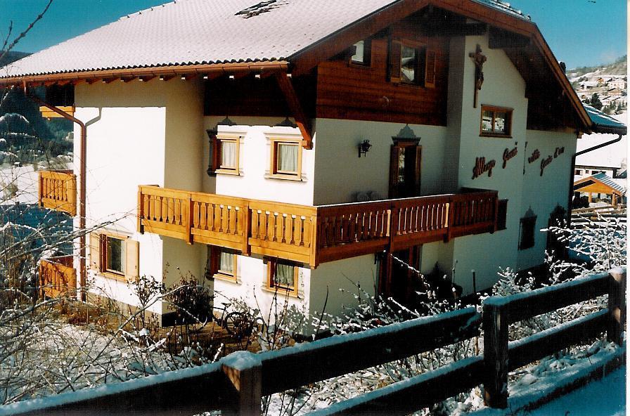 Hotel Garni Goccia D'Oro Cavalese Exterior foto